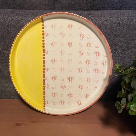 Bord met bijtjes 'Bee in love'