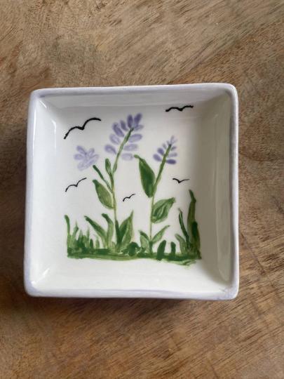 Vierkant schaaltje met bloemen en vogels